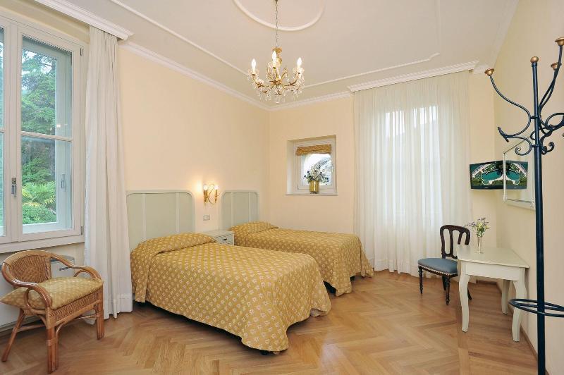 Hotel Monte Baldo E Villa Acquarone Гардоне Ривьера Экстерьер фото