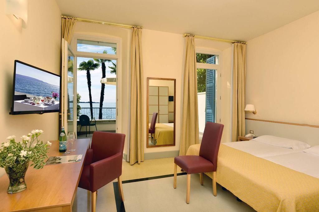 Hotel Monte Baldo E Villa Acquarone Гардоне Ривьера Экстерьер фото