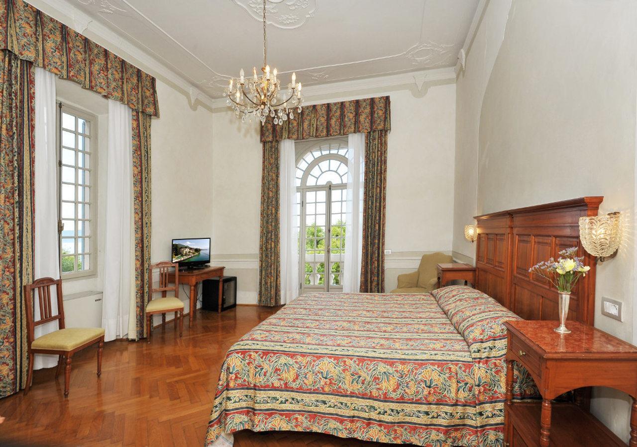 Hotel Monte Baldo E Villa Acquarone Гардоне Ривьера Экстерьер фото
